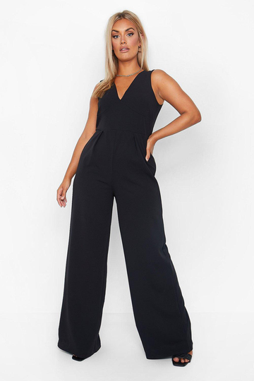 Plus - Jumpsuit Med Vida Ben Och Låg Urringning, Black