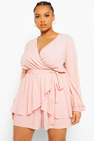 Plus - Långärmad Romper Med Omlott Och Volanger, Pink