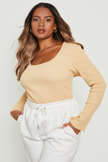 Plus - Stickad Body Med Låg Urringning, Beige