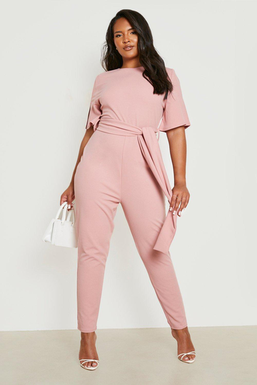 Plus - Jumpsuit I Kostymstil Med Bälte Och Capeärm, Pink