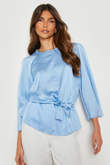 Blus Med Utsvängd Ärm Och Knytdetalj