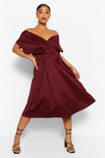 Plus - Knälång Off Shoulder-Klänning Med Knytband, Red