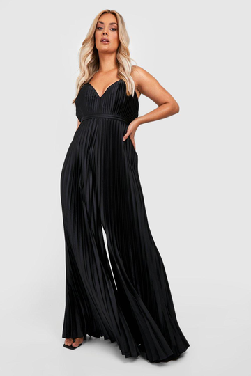 Plus - Plisserad Jumpsuit I Satin Med Vida Ben, Black