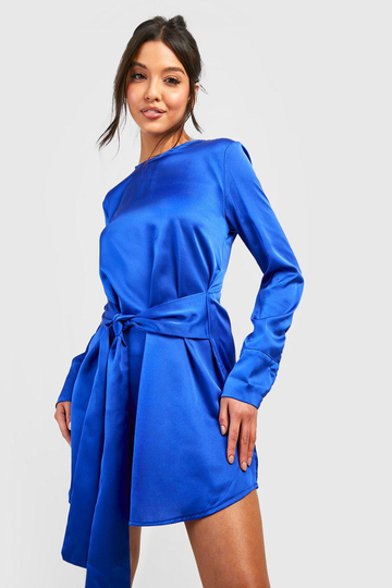 Satinklänning Med Tvinnad Detalj Och Axelvaddar, Blue