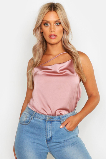 Plus - Asymmetrisk One Shoulder-Linne I Satin Med Draperad Halsringning