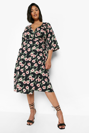 Plus - Blommig Midiklänning Med Omlott, Black