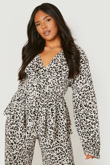 Plus - Plisserad Omlottopp Med Leopardmönster, Beige