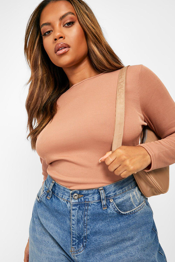 Plus Ribbad Body Med Rund Hals, Beige
