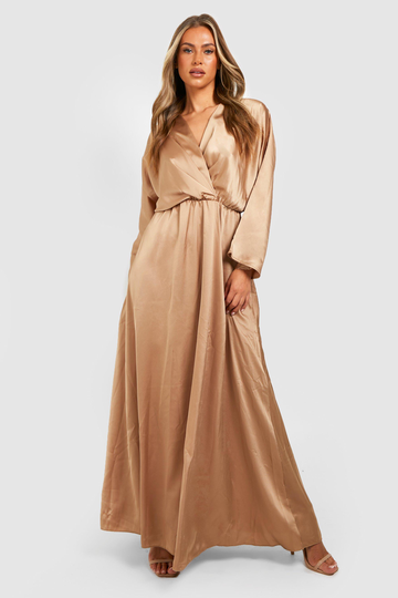 Långklänning I Satin Med Fladdermusärm, Beige