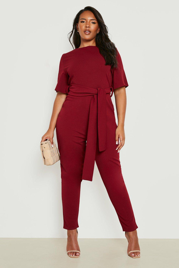 Plus - Jumpsuit I Kostymstil Med Bälte Och Capeärm, Red
