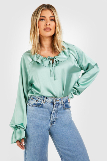 Satinblus Med Volanger Och Struktur, Green