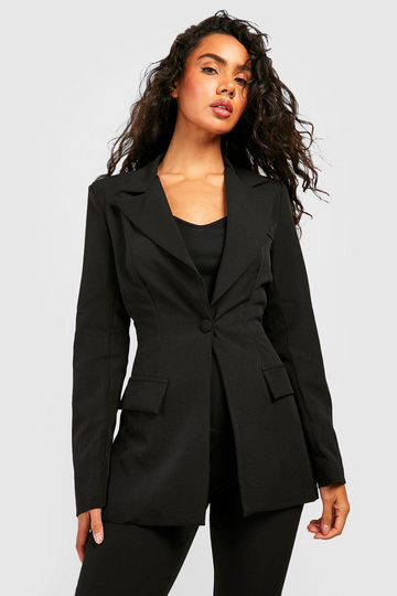 Figursydd Kavaj, Black