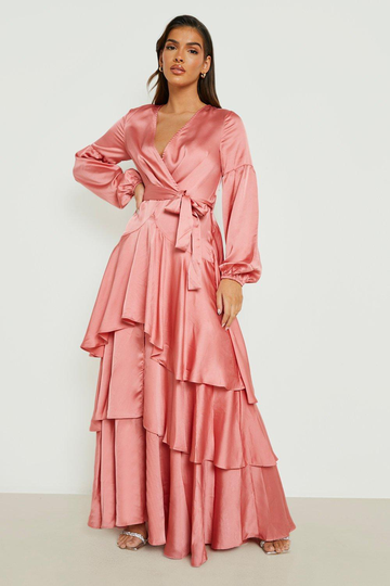 Blommig Långklänning Med Knytdetalj Och Volanger, Pink